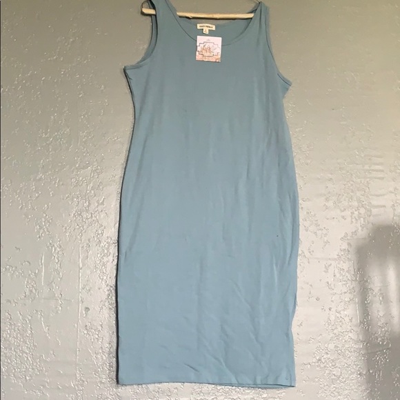 Dress - Picture 1 of 3